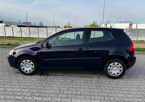 Volkswagen Golf cena 9500 przebieg: 293000, rok produkcji 2006 z Ostrołęka małe 137